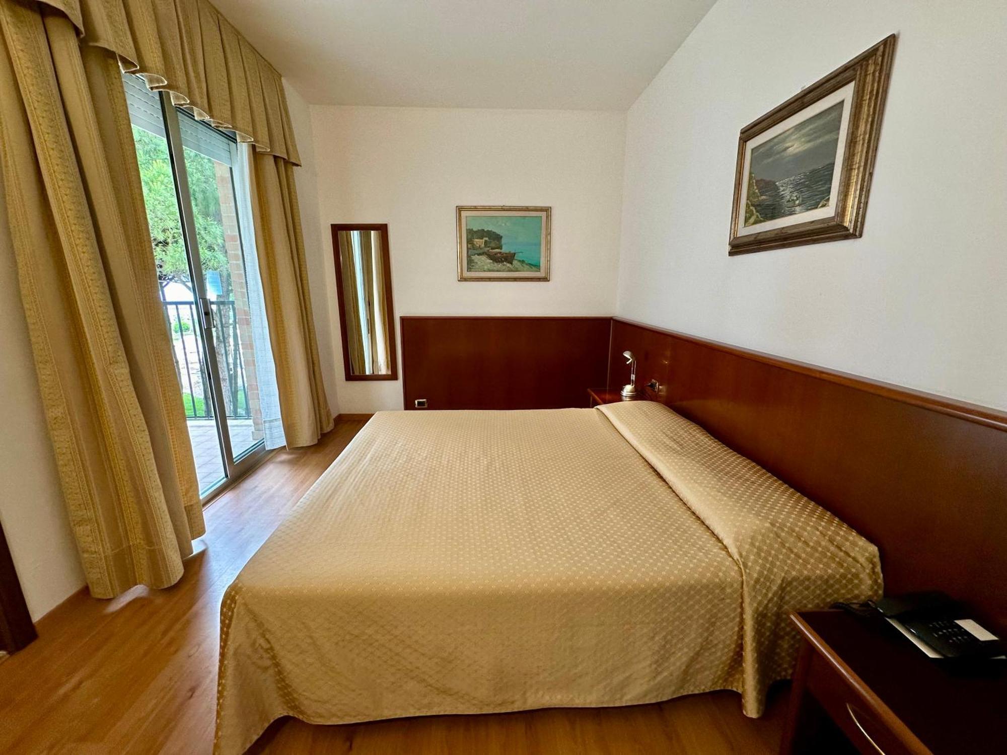 Hotel Beau Rivage Pineta Τζεσόλο Λίντο Εξωτερικό φωτογραφία