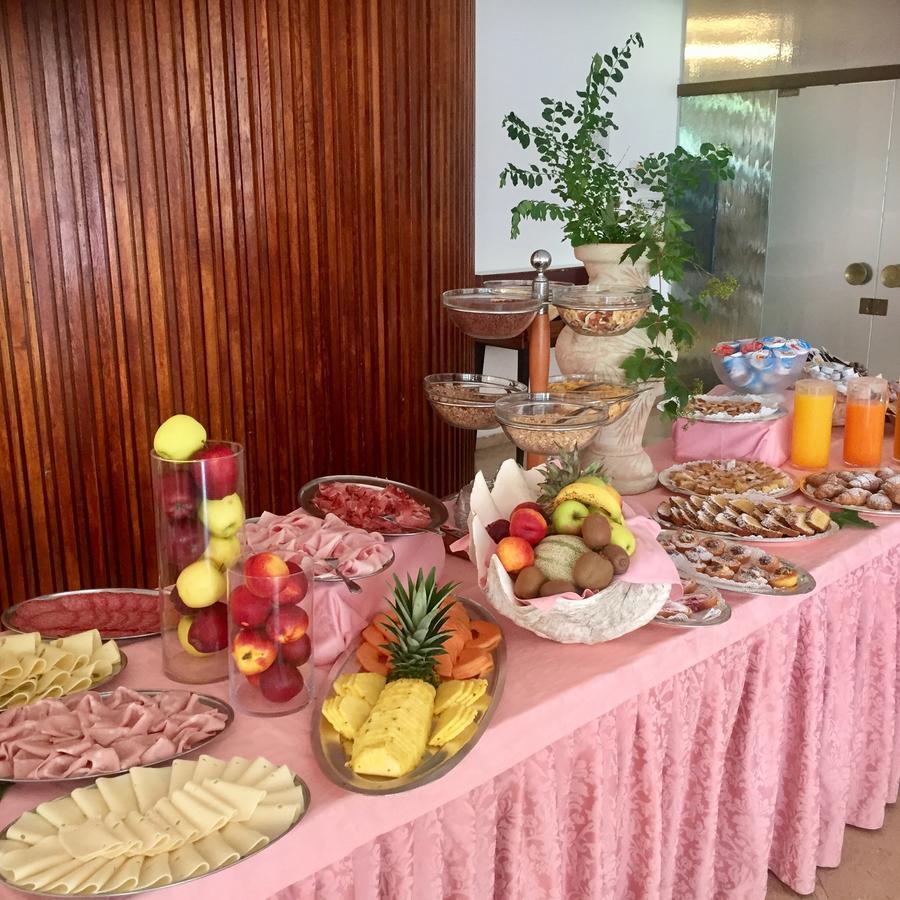Hotel Beau Rivage Pineta Τζεσόλο Λίντο Εξωτερικό φωτογραφία